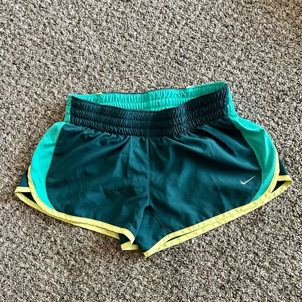 Low Rise NIKE shorts (S)